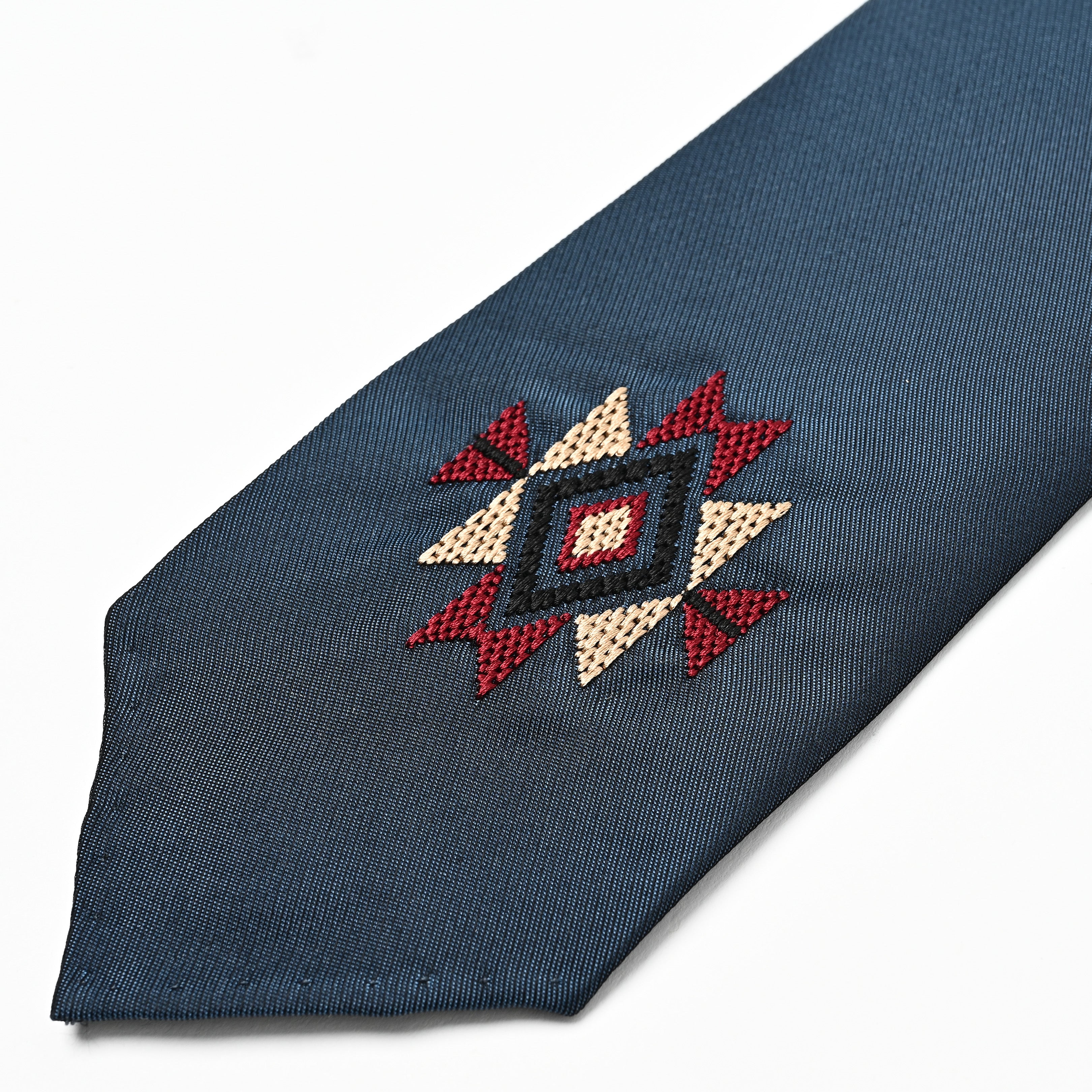 日本製 刺繍 シルク ネクタイ アメリカンネイティブ1 ネイビー