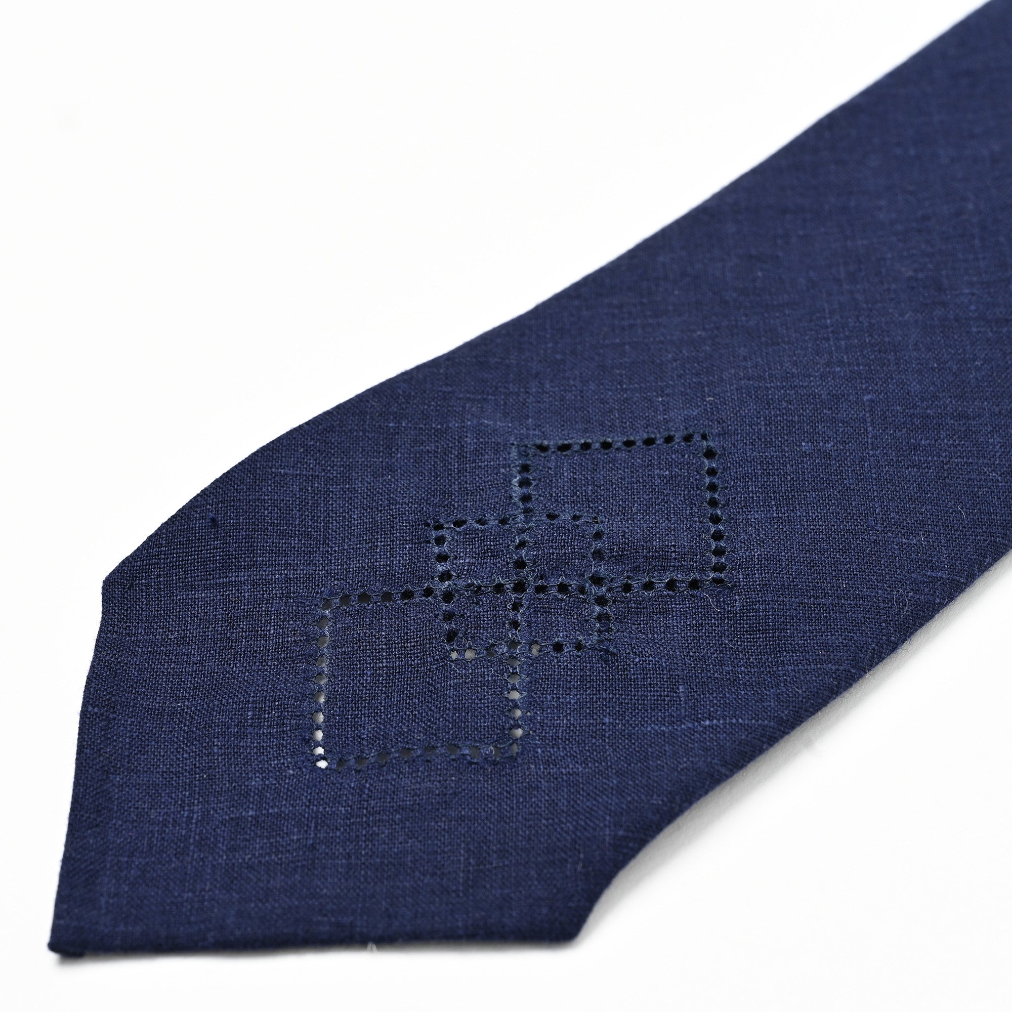 日本製 刺繍 リネン ネクタイ アメリカンネイティブ3 ネイビー