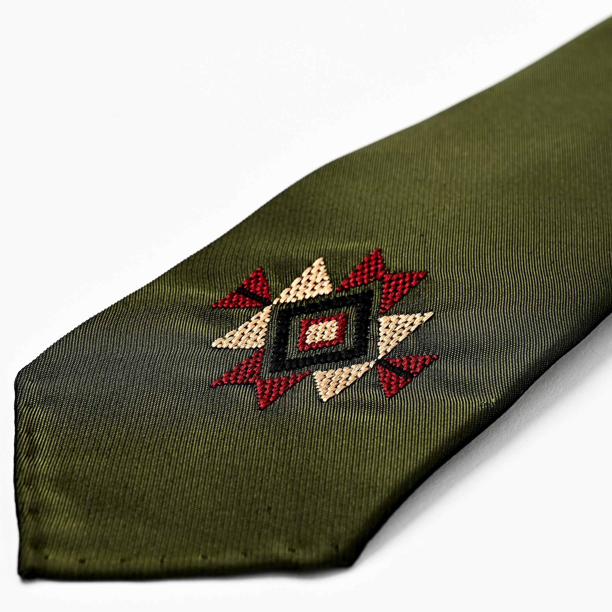 日本製 刺繡 シルク ネクタイ アメリカンネイティブ1 グリーン