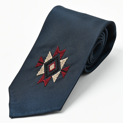日本製　刺繍　シルク　ネクタイ　アメリカンネイティブ1　ネイビー