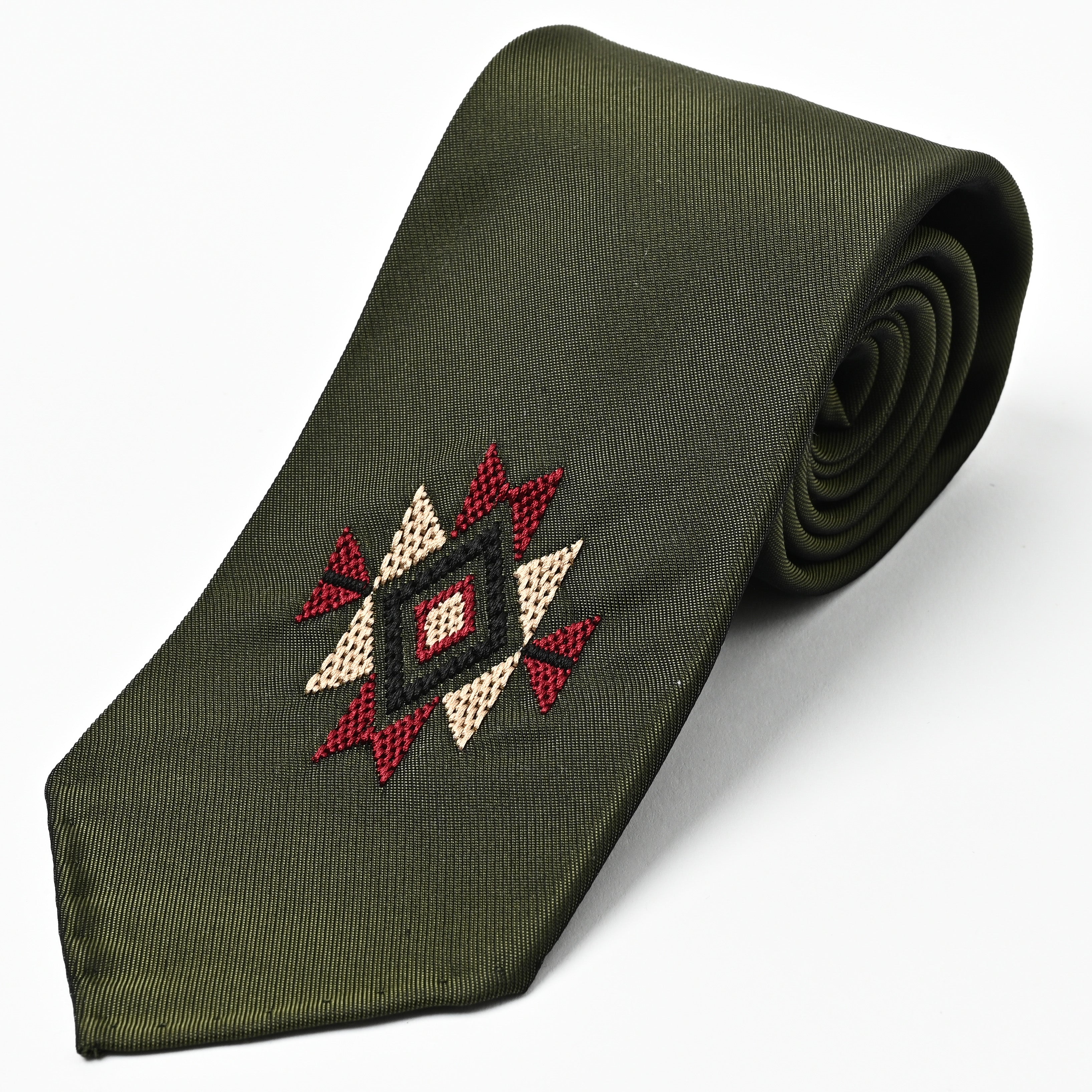 日本製　刺繡　シルク　ネクタイ　アメリカンネイティブ1　グリーン