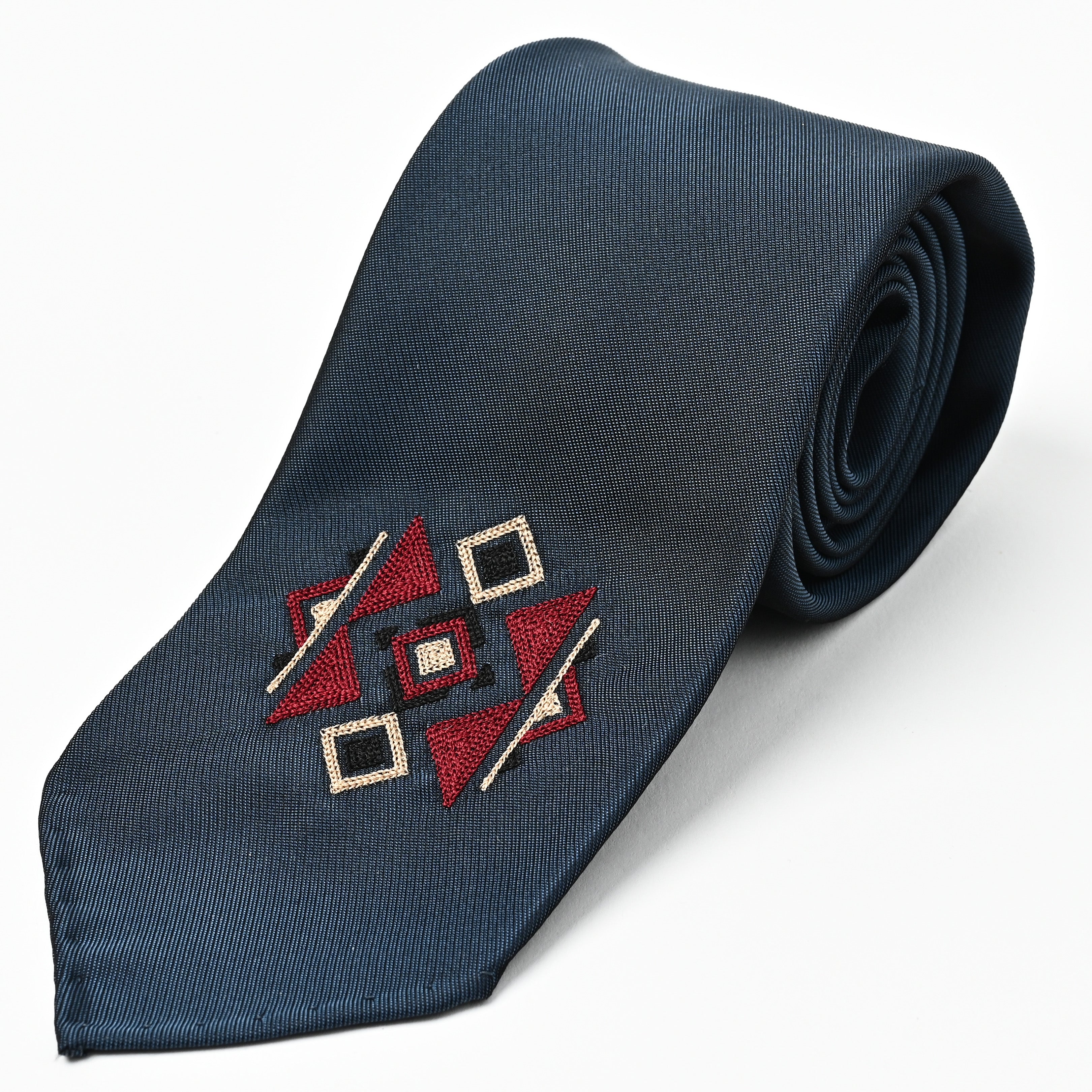 日本製　刺繍　シルク　ネクタイ　アメリカンネイティブ2　ネイビー