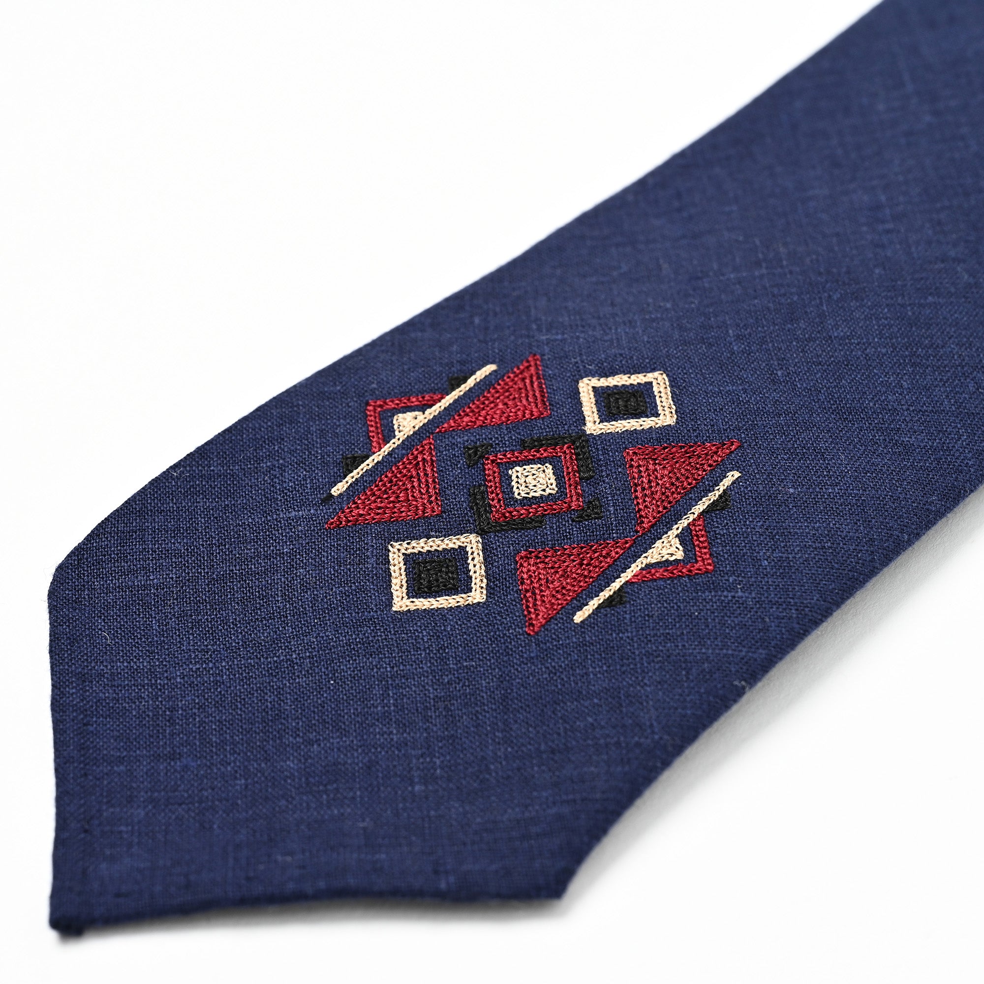 日本製　刺繍　リネン　ネクタイ　アメリカンネイティブ2　ネイビー