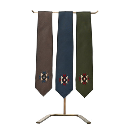 日本製　刺繍　シルク　ネクタイ　アメリカンネイティブ1　ネイビー